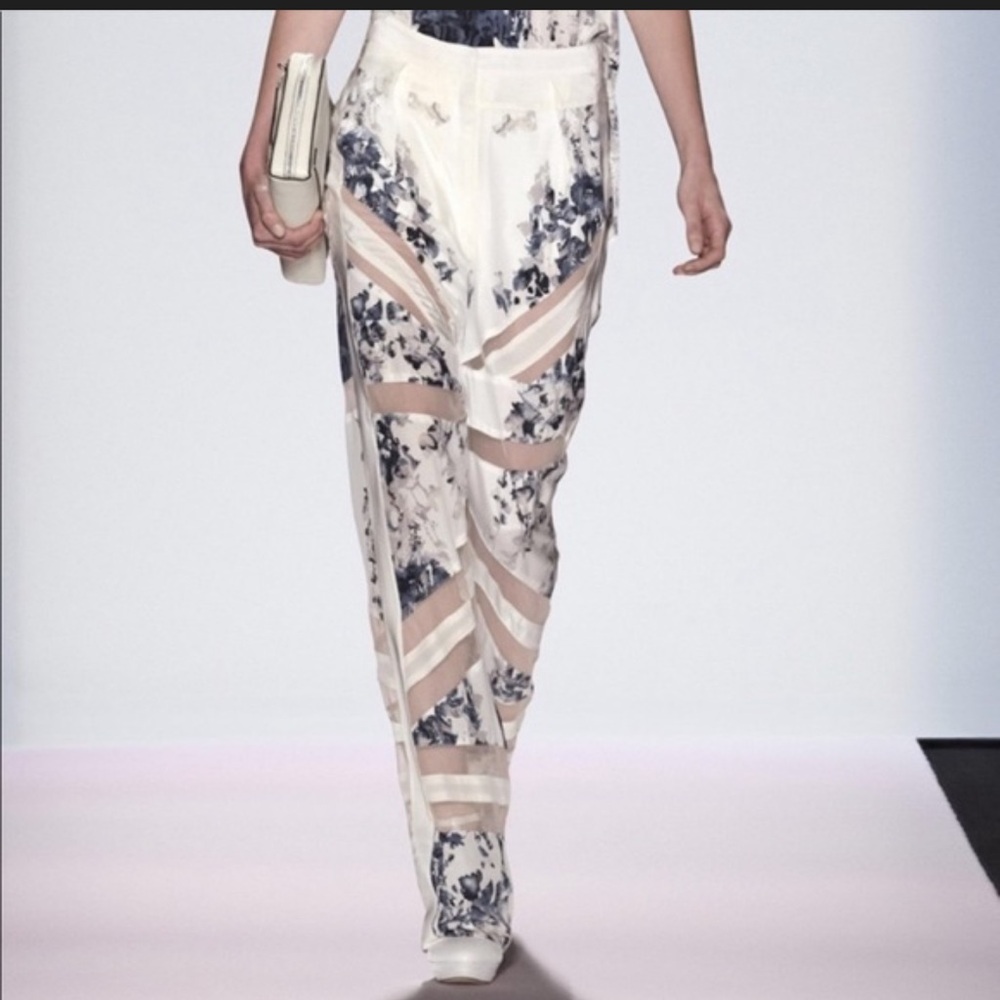 BCBGMAXAZRIA RUNWAY THE
GABRIEL PANTS
Size XXSmall - Picture 2 of 15